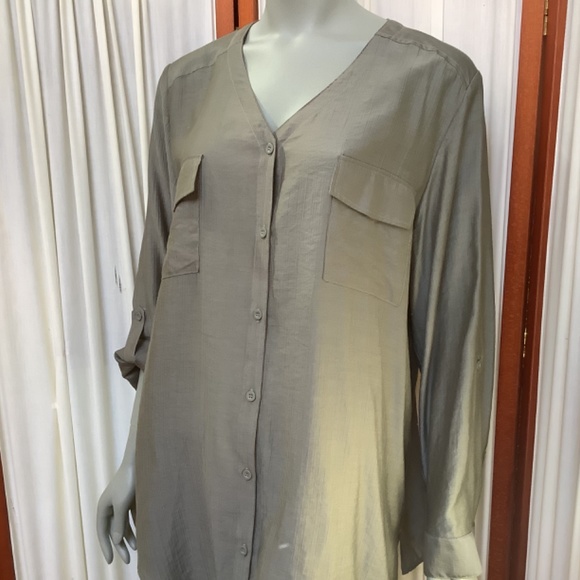 Chico’s Button Down Henley Tunic Top Pale Khaki Size XL - Picture 3 of 9